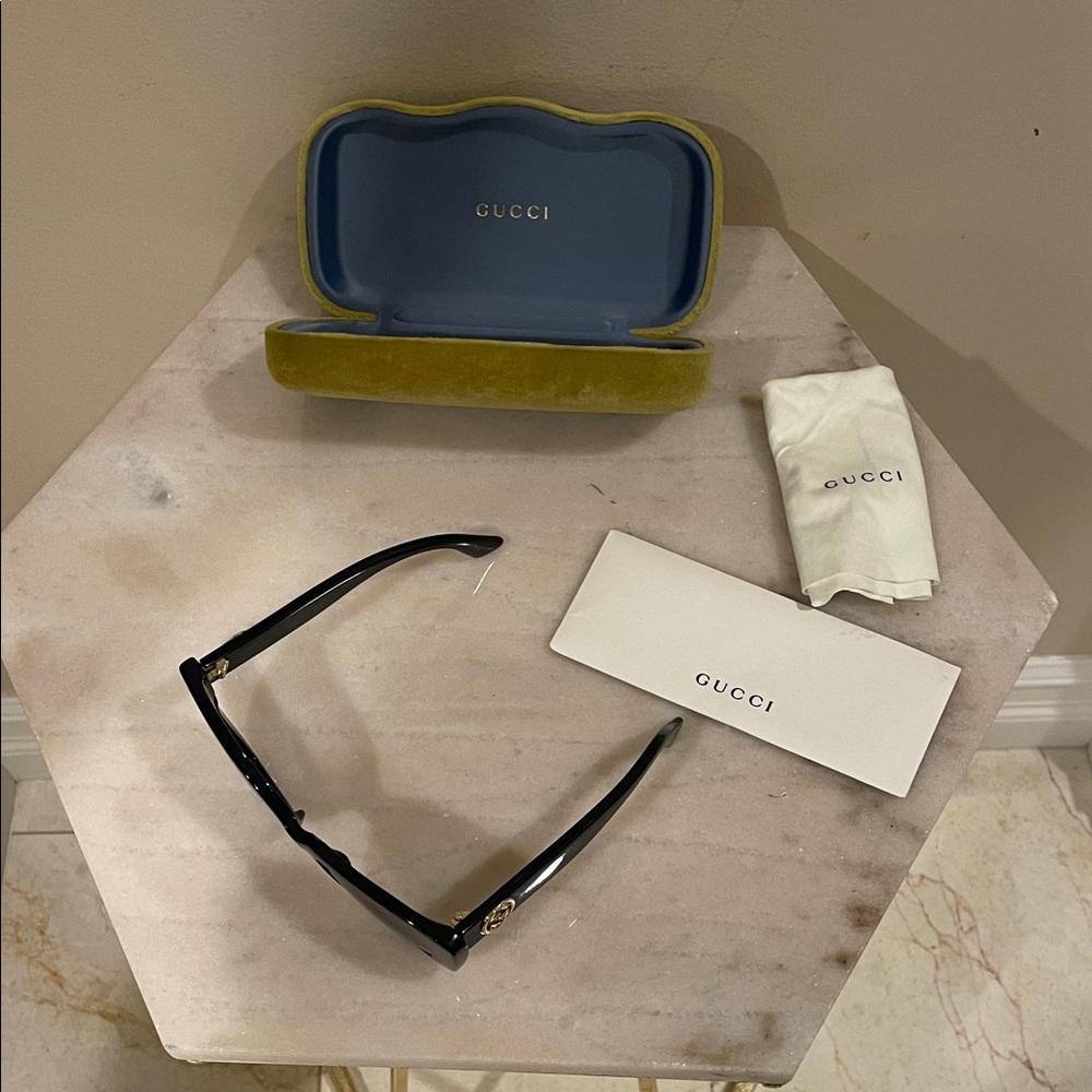 Gucci Black Cat Eye Sunglasses - Picture 8 of 16